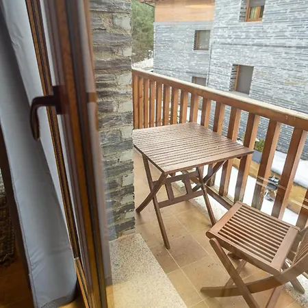 Tres Ossos Vacacional Apartment La Molina (Girona)